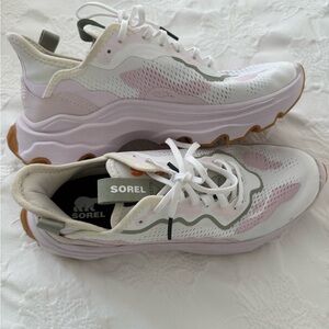 Sorel Women's White and Pink Wave Sneakers